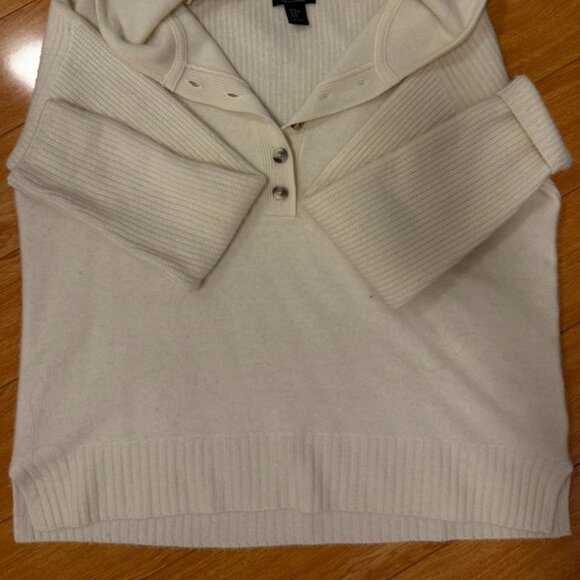 100% 2-ply Cashmere Sweater with Hood - Picture 4 of 4